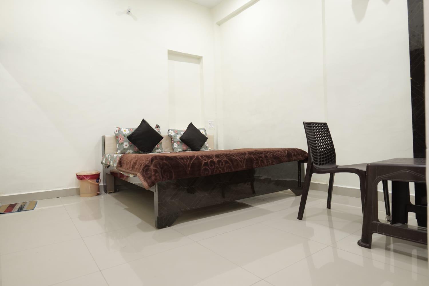 Hotel Jaanvi โอร์ชชา ภายนอก รูปภาพ