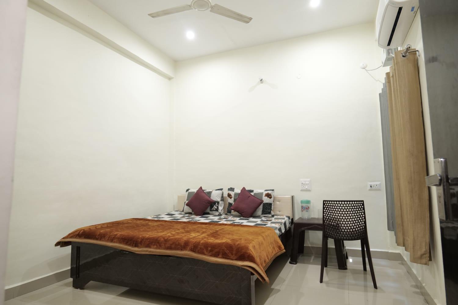 Hotel Jaanvi โอร์ชชา ภายนอก รูปภาพ